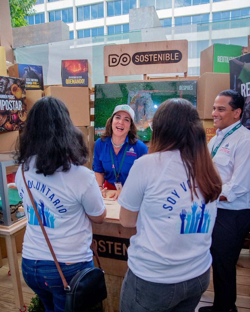 Hoy miércoles se inauguró #ExpoSostenible 2025, la primera feria de sostenibilidad en República Dominicana, organizada por el Consejo de Desarrollo Económico y Social de Santo Domingo (<a href="/codessd/">codessd</a>) y ProExpo. 💪🏻