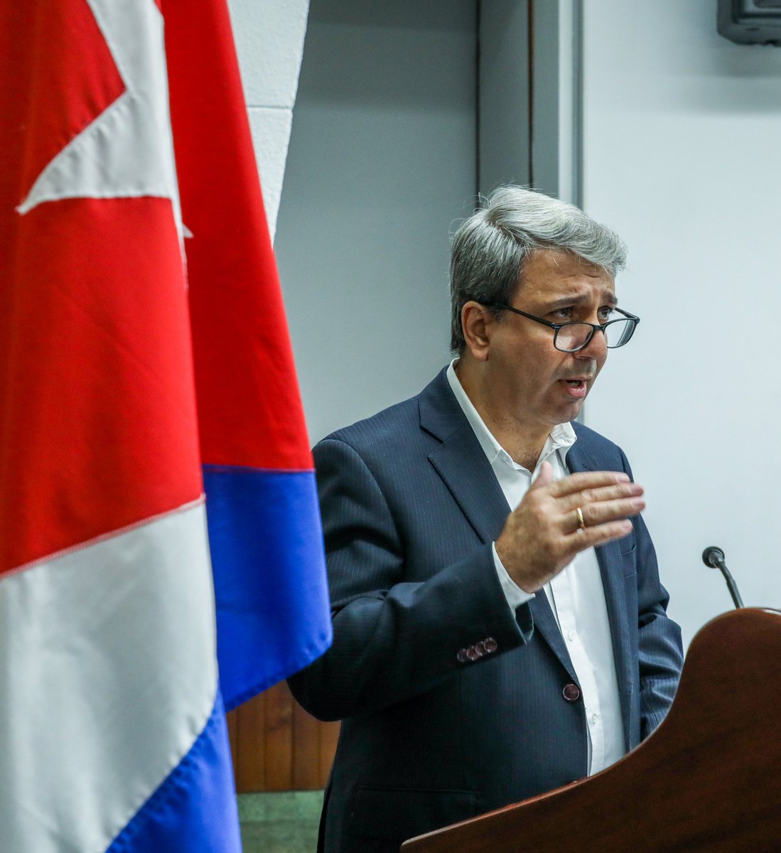 PresidenciaCuba's tweet image. 🇨🇺| Encabezó el Primer Secretario del Comité Central del Partido y Presidente de la República, @DiazCanelB, análisis del trabajo del Ministerio de Educación Superior en 2024 y las proyecciones para el actual año.

🔗| presidencia.gob.cu/es/noticias/en…

#Cuba 🇨🇺