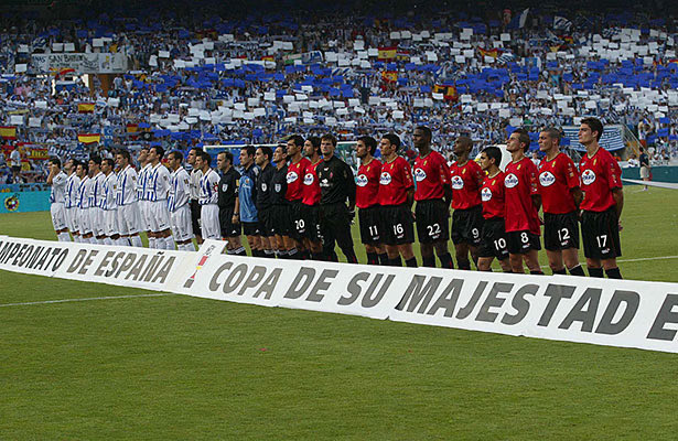Enhorabuena a la <a href="/rfef/">RFEF</a> que ya tiene su final deseada entre <a href="/realmadrid/">Real Madrid C.F.</a> y <a href="/FCBarcelona_es/">FC Barcelona</a> 

Hoy en Alemania un equipo de tercera categoría se ha metido en la final.

Lo veo tan lejos aquí repetir algo como esto..