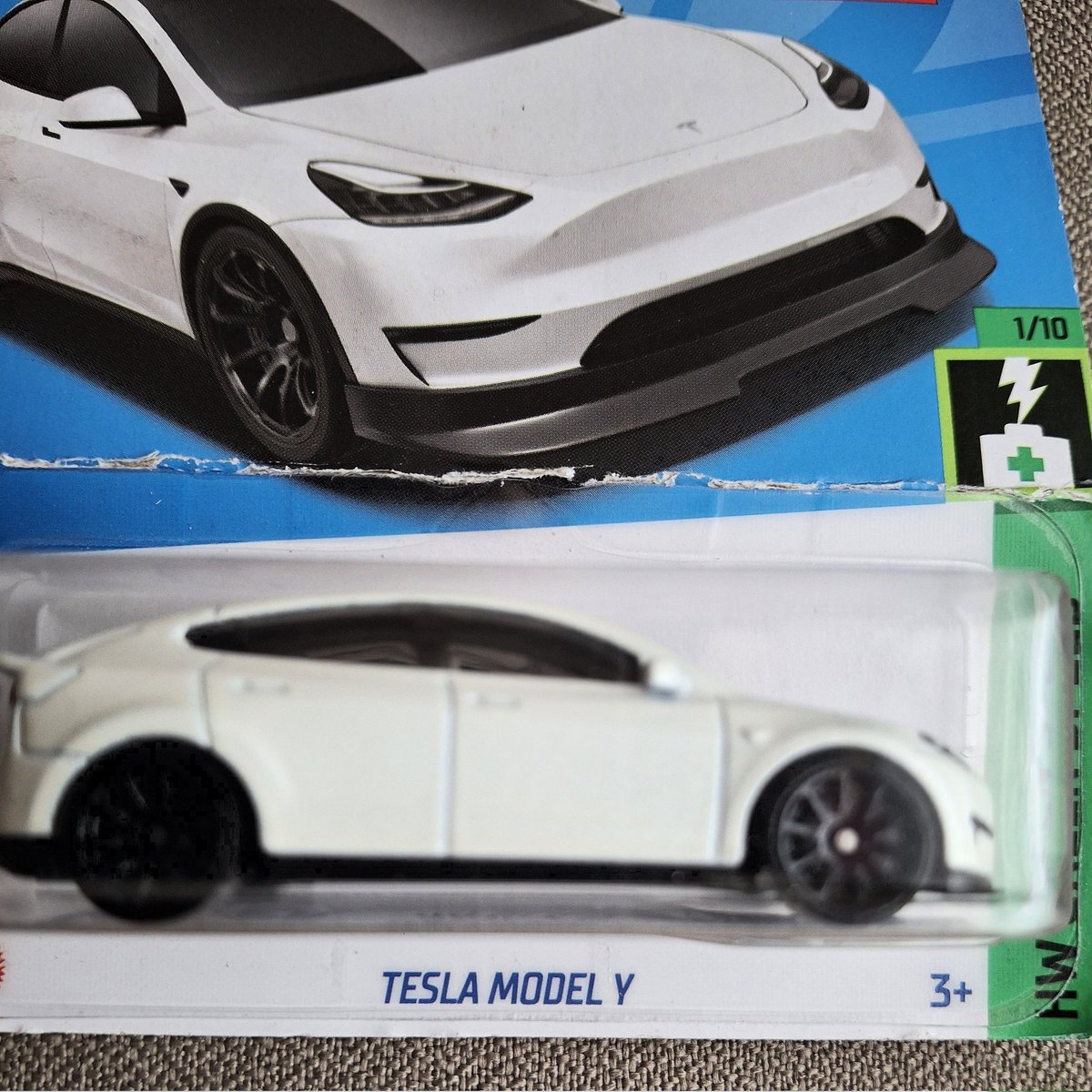 XavoXReportando's tweet photo. I finally bought myself a #Tesla in support of Elon. 🤓 https://t.co/TKlwAcjy1E