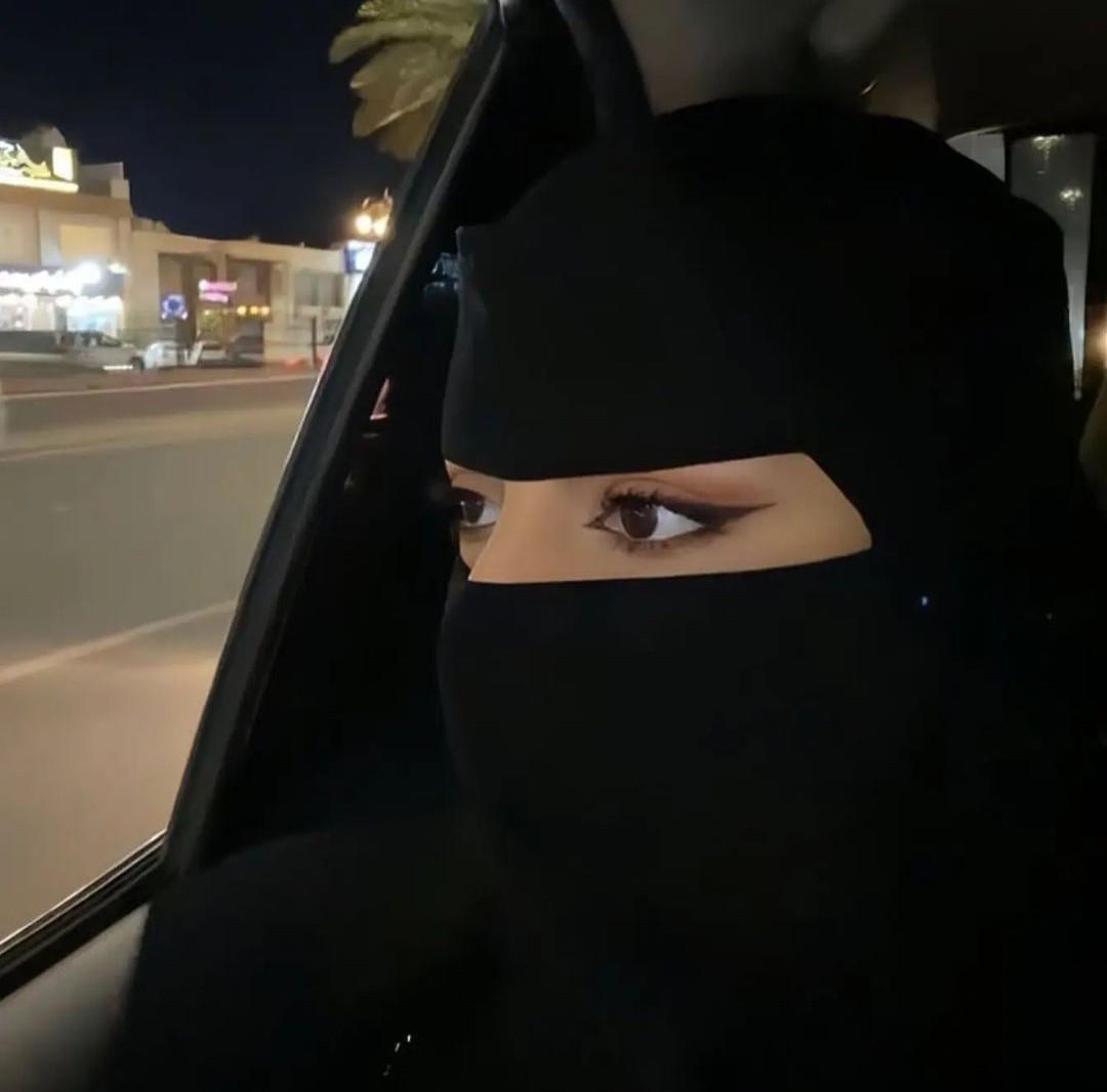 فيه حد صاحي أو الكل نايمين 👀 😇 
اللي صاحي يرفع يده 🖐️😁