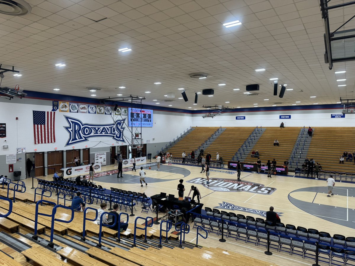LEDvideoboard1's tweet image. Proud to see our install elevating events in the heart of basketball country! @espn @ChipotleNationals #ChipotleNationals