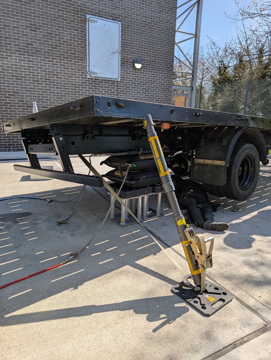 Blue Watch explored the differences between a quick and effective rescue for a casualty under a car using an E-draulic spreader and Chocks &amp; Blocks, versus a more technical rescue using Paratech &amp; Airbags for a rescue involving a casualty under a HGV.