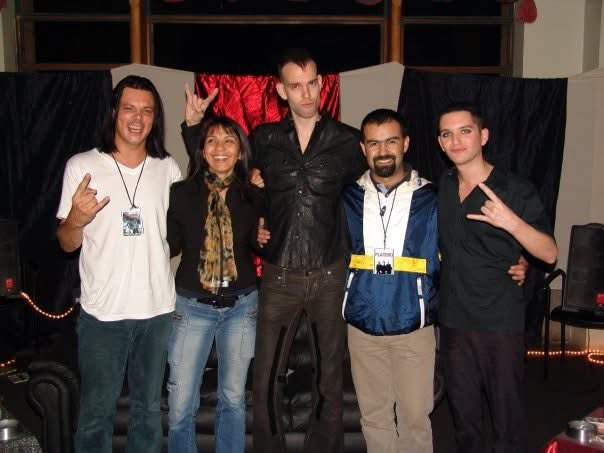 Ya pasaron 20 años de la primera visita a Chile de @placeboworld .Tuve el honor de estar en la entrega de sus discos de oro, por sus ventas en Chile, gran momento!!