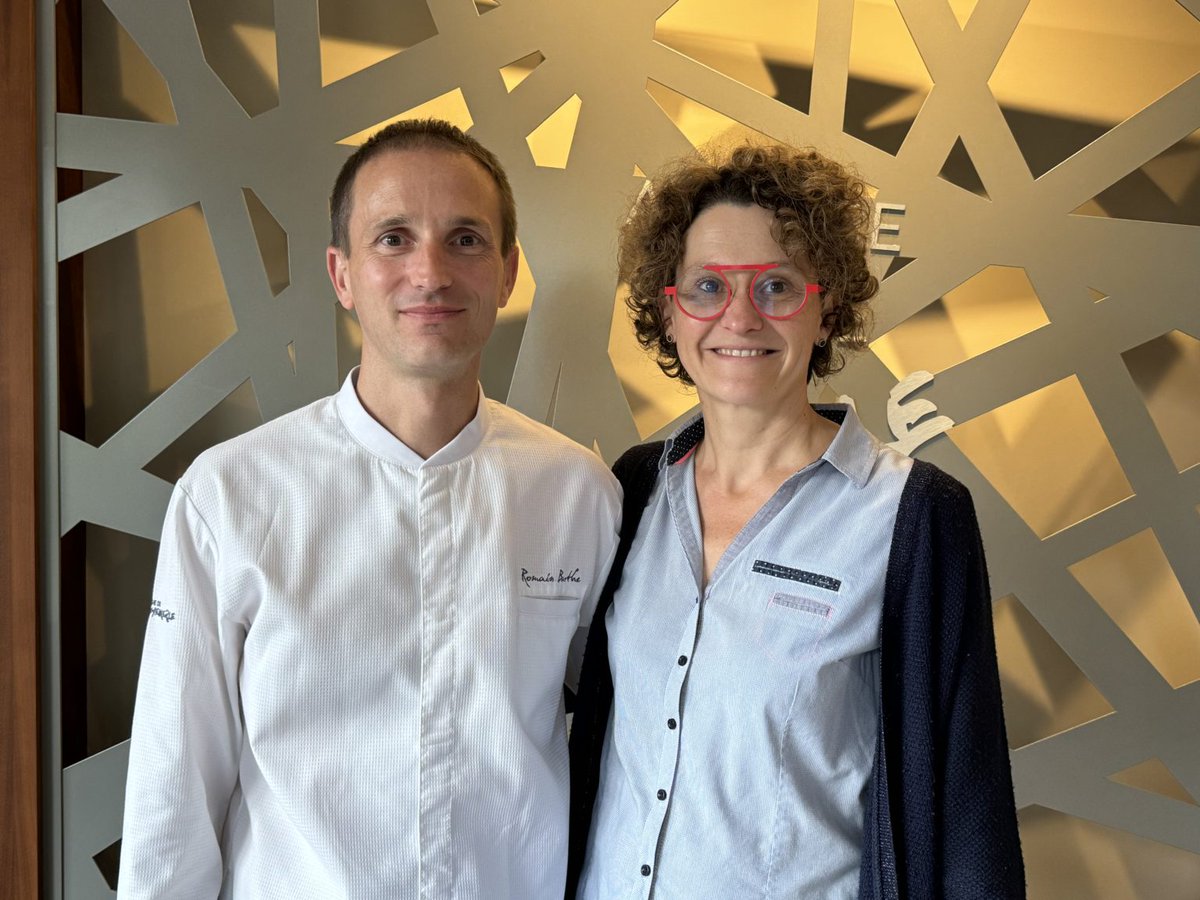 #Gastronomie Quel bonheur d'apprendre que L'Auberge de Clochemerle a retrouvé son étoile dans le Guide Michelin. Je ne peux que vous recommander la "cuisine" de Romain Barthe et les conseils de son épouse Delphine - formidable sommelière.