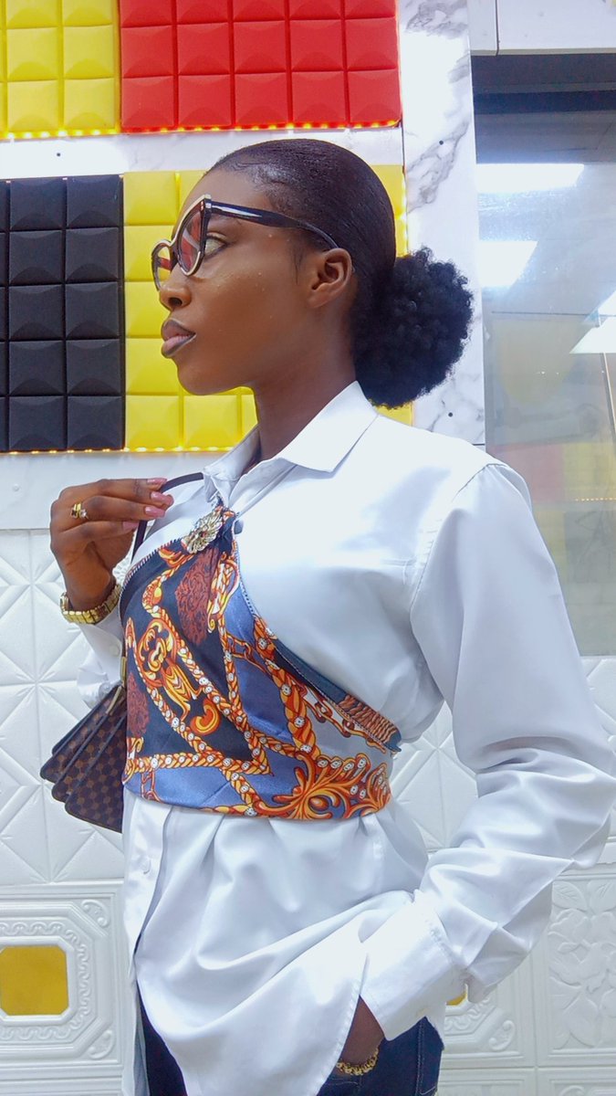 Ifekunlewa's tweet image. Before Elections, it's always One Nigeria. During Elections, they wage the war of religion and ethnicity amidst us. After the elections, we all suffer the same consequences. Then we wait for the next election to repeat the cycle.
Ikoyi Bello Turji Magic money Galadinma Kano Yansh