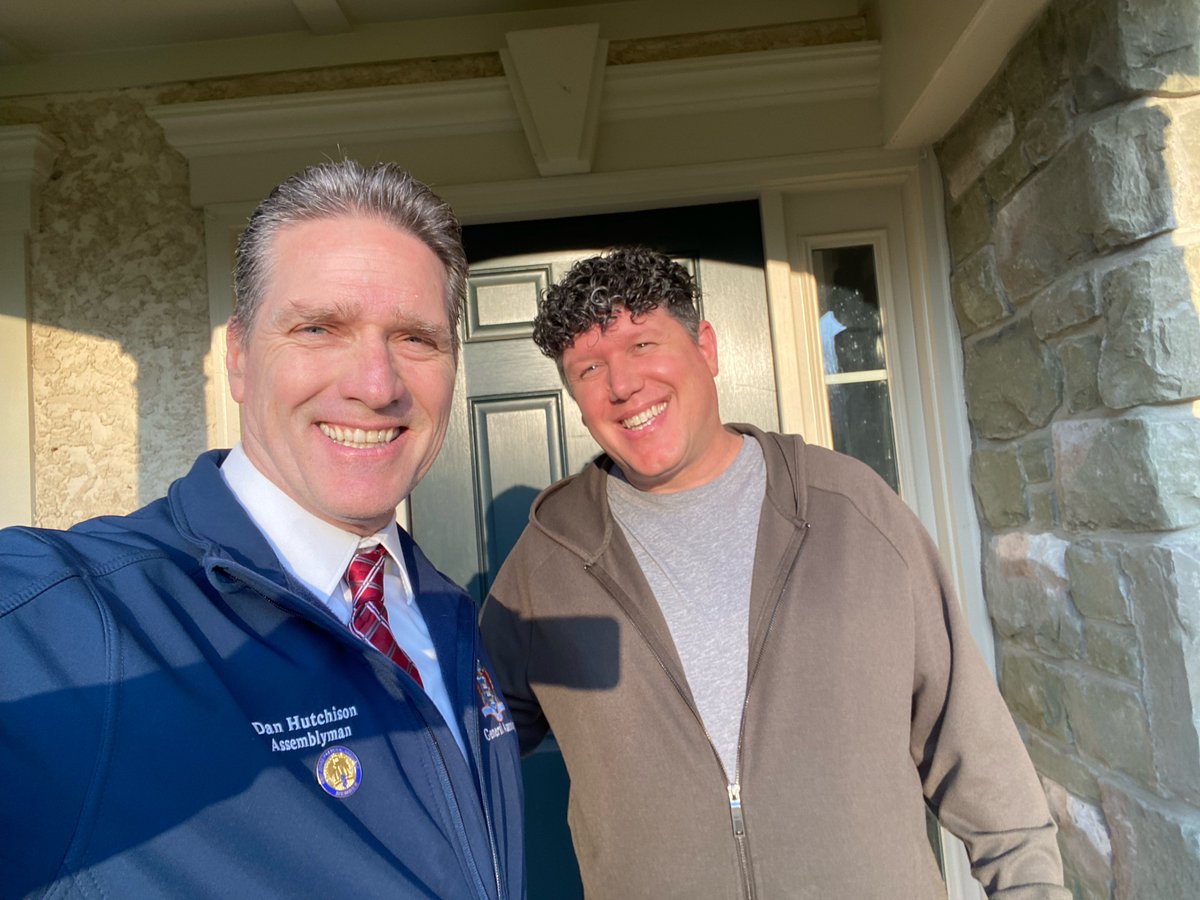 It’s been a busy but very fun week around the district! On Sunday I had a chance to speak at the Candace Women of Achievement Luncheon, where Cody and I conversed with extraordinary women like Mayor Bremmer. After that I ran into Dan and Louis, two very kind constituents!