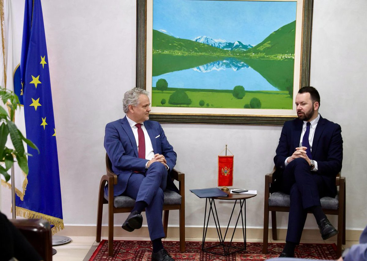 Johann Sattler (@josattler) on Twitter photo Odličan sastanak sa gradonačelnikom <a href="/OpstinaPlav/">Opština Plav</a> i predsjednikom skupštine o ulozi lokalnih reformi u 🇪🇺 putu 🇲🇪. Održivi turizam, bolje upravljanje otpadom i zelene investicije u poljoprivredi donose konkretne koristi zajednicama. Jake opštine čine razliku! 🤝 #EUzaCG Odličan sastanak sa gradonačelnikom <a href="/OpstinaPlav/">Opština Plav</a> i predsjednikom skupštine o ulozi lokalnih reformi u 🇪🇺 putu 🇲🇪. Održivi turizam, bolje upravljanje otpadom i zelene investicije u poljoprivredi donose konkretne koristi zajednicama. Jake opštine čine razliku! 🤝 #EUzaCG
