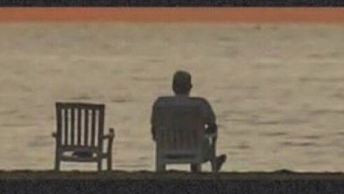 "Bütün ömrümce aradığımı bulduğumda 
Oturup ağlayacağım bir deniz kıyısında.."