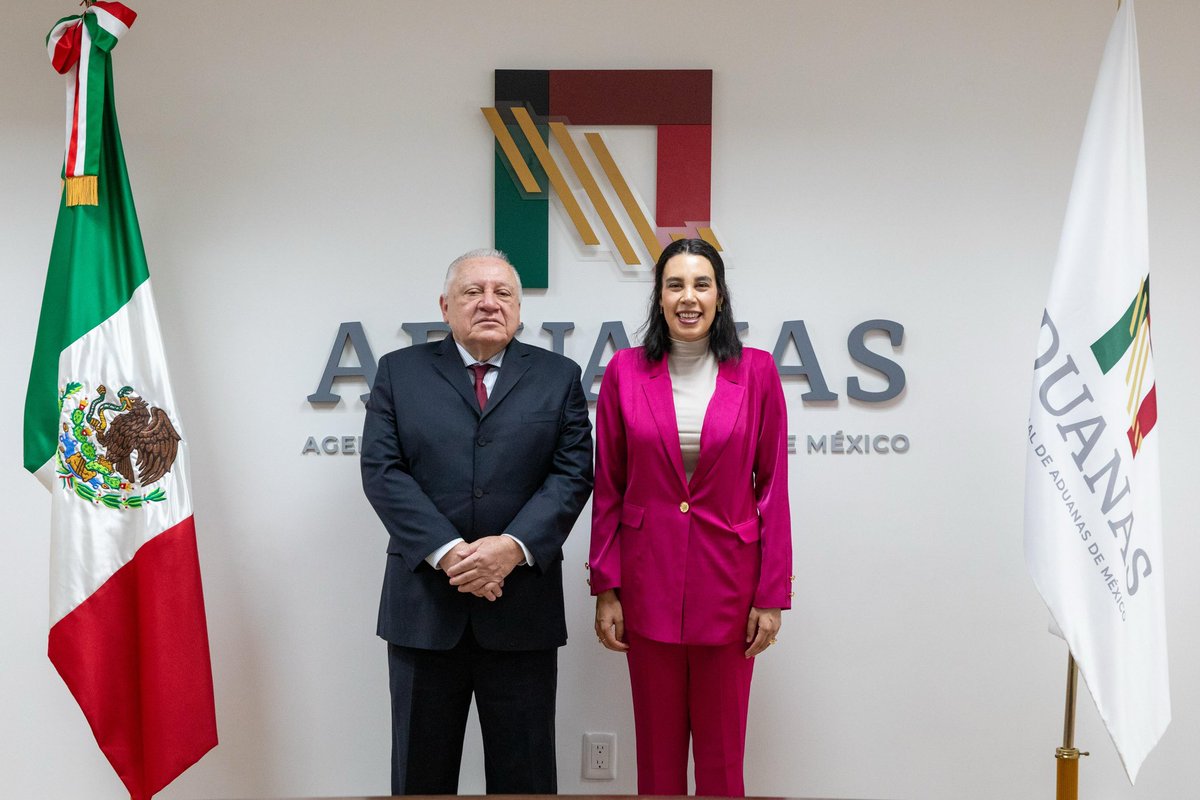 josefinarodzam's tweet photo. Tuve el gusto de reunirme con el Lic. Rafael Marín Mollinedo, director de @AduanasMx , para platicar sobre nuevas oportunidades de colaboración y cómo mejorar los flujos turísticos internacionales hacia #México. 

Valoro profundamente su liderazgo y su disposición para optimizar los procesos, así como para ofrecer una atención e información más eficiente a los turistas que nos visitan. 🇲🇽✨