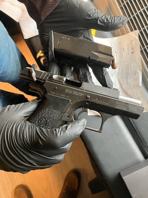 RamseySheriff's tweet image. If you bring death and destruction to our county, we will find you. We will arrest you. And we will try to send you to prison.
These are some of the stolen handguns and meth that our Violent Crime Enforcement Team has taken out of the hands of criminals over the past few weeks.