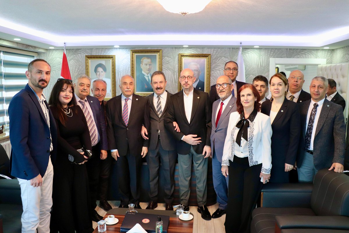 iyipartimamakkk's tweet photo. Ankara İl Başkanlığımızda düzenlenen bayramlaşma töreninde, Genel Sekreterimiz Sn. @UGUR__POYRAZ , Ankara Milletvekilimiz Sn. @aefakibaba , il ve ilçe teşkilatlarımız ve halkımızla bir araya geldik.
@MDervisogluTR
@YenerYILDIRIM06
@iyiparti
@iyipartiankara
@iyipartimamakkk https://t.co/q4tuwV80i8