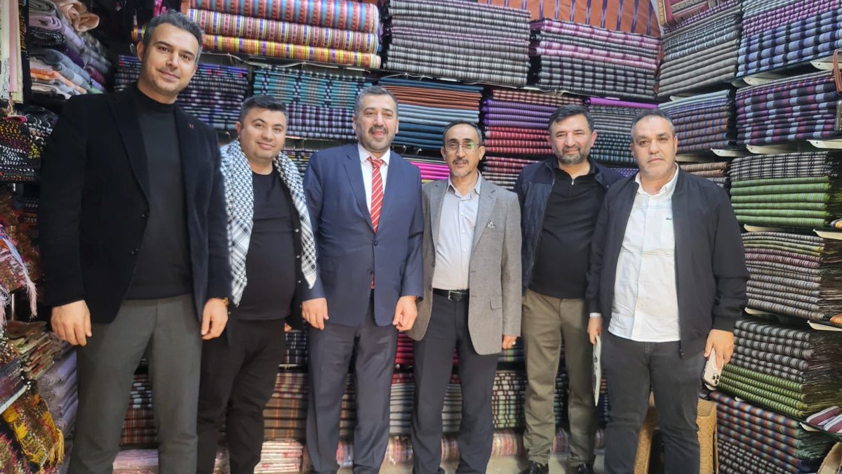 Boykot Değil Millet Kazandı..! 

Yönetim Kurulu Üyelerimiz ile birlikte #Şehitkamil'de esnaflarımızı ziyaret ederek hem sohbet ettik hem de alışveriş yaptık.

#MilliDestekVakti 
#BoykotDeğilMilliZarar