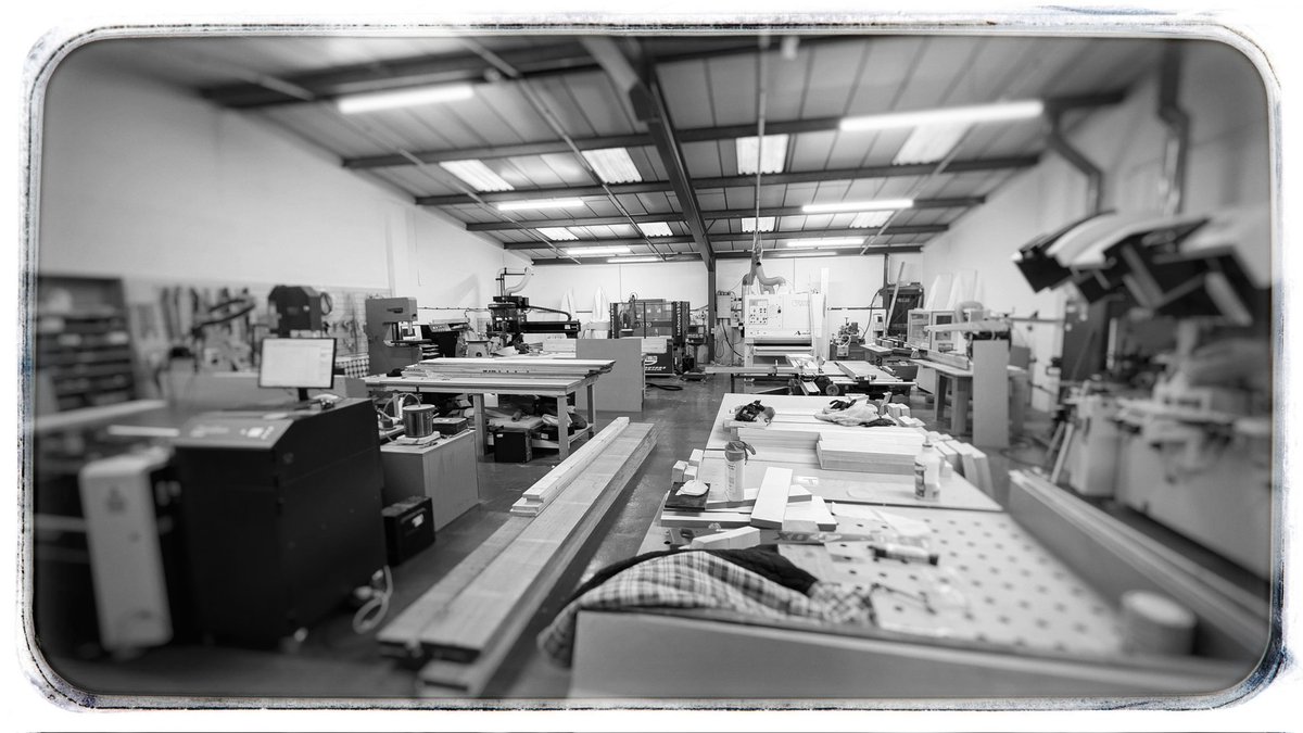 #ukworkshop #guitarfactory #firingup #palmbayguitars