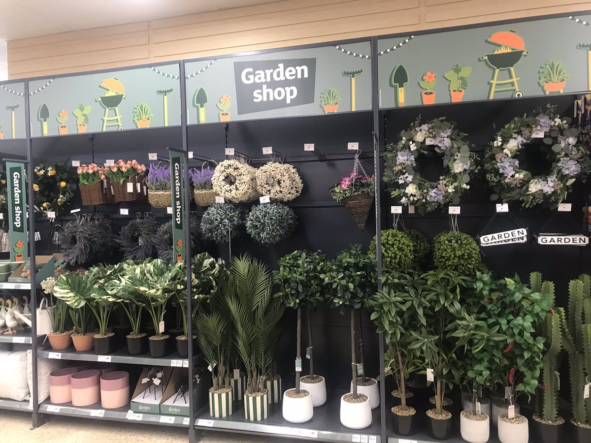 Chirpy_Chick's tweet image. The irony. #Sainsburys ‘Garden’ Shop. 100% plastic items. @Shitlawns