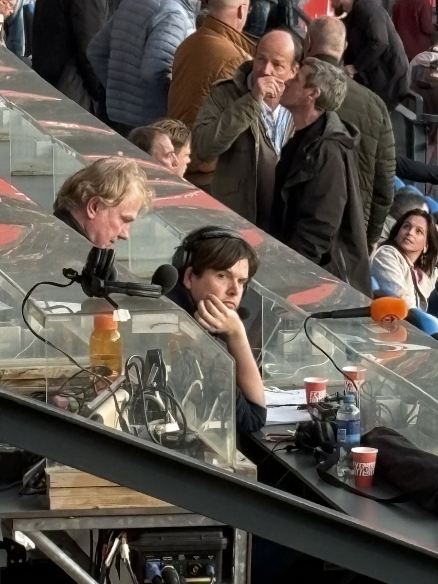 MarjanLuit's tweet image. Gebroederlijk naast elkaar ⁦@StefanBleeker⁩ en ⁦@williampomp⁩ #fcgroningen 💚🤍