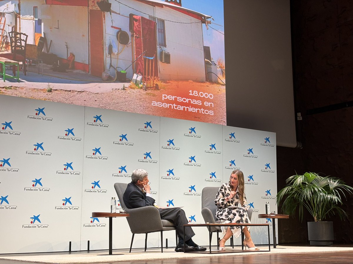 <a href="/telediario_tve/">Telediarios de TVE</a> <a href="/SaraGimnez/">Sara Giménez</a> <a href="/FundlaCaixa/">Fundación ”la Caixa”</a> 🏠 🗣️ <a href="/SaraGimnez/">Sara Giménez</a>: "Las personas que viven en situación de #chabolismo e infravivienda sufren una vulneración de #derechos en cascada. Es de lo más lamentable de nuestra sociedad y afecta a más de 18.000 personas #gitanas en España"