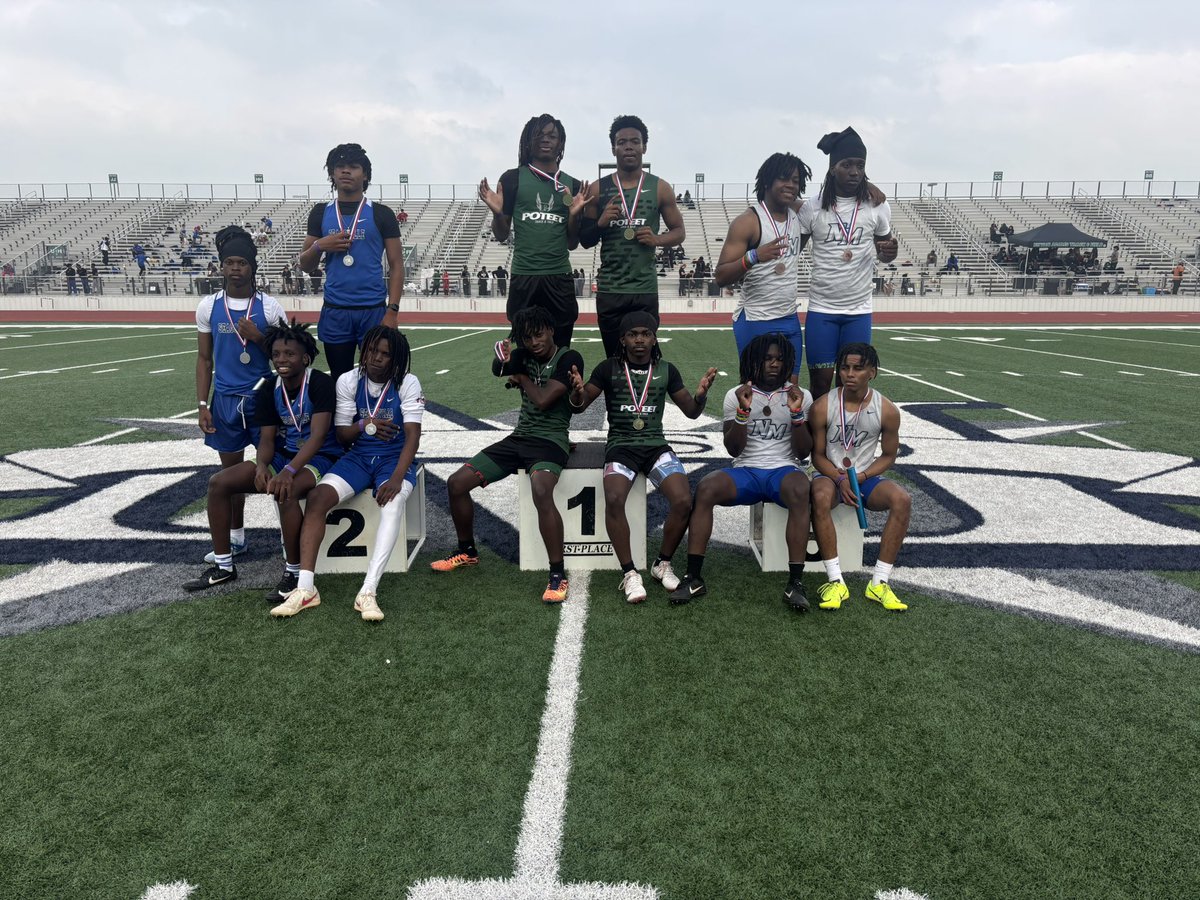 JV boys 4x200 takes home the 🥇 14-5A district meet