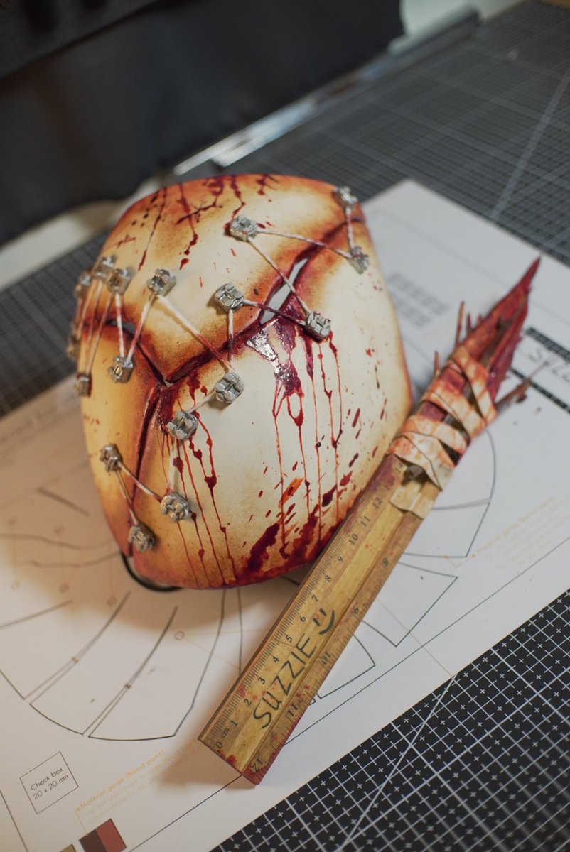 Hololy_C's tweet photo. 15th made of this. >×< better and more planing every time I make this. And always forget to mark this hole before wrapping the mask. ``~``
#cosplay #mask #deadbydaylight #dbdl #legion #susies https://t.co/OlNkivNhRK