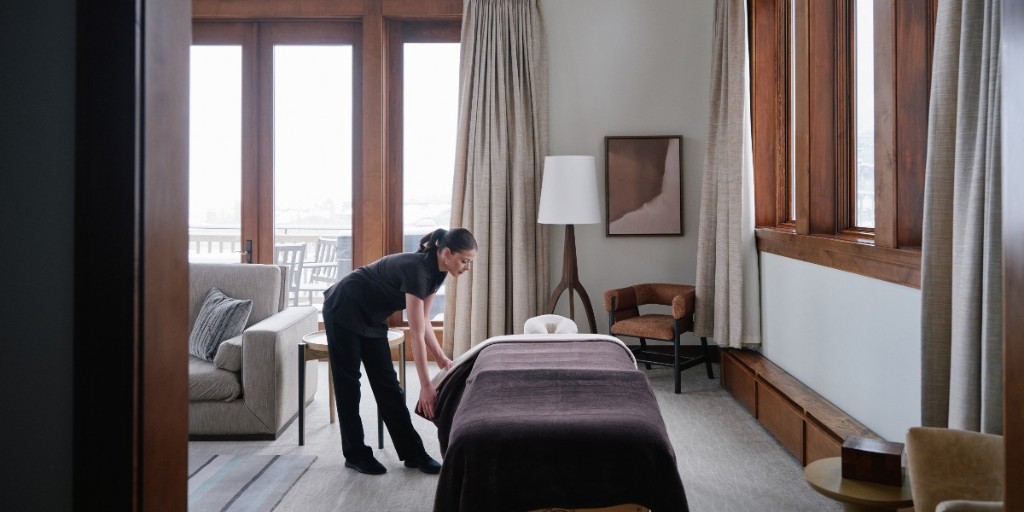 Your personal oasis is just steps away 🌿 Unwind and indulge in unparalleled relaxation with an in-room #FSJacksonHole Spa experience, right in the comfort of our #FSResidenceRentals. Discover More - bit.ly/3RuCCe1 #FourSeasons #Spa #JacksonHole