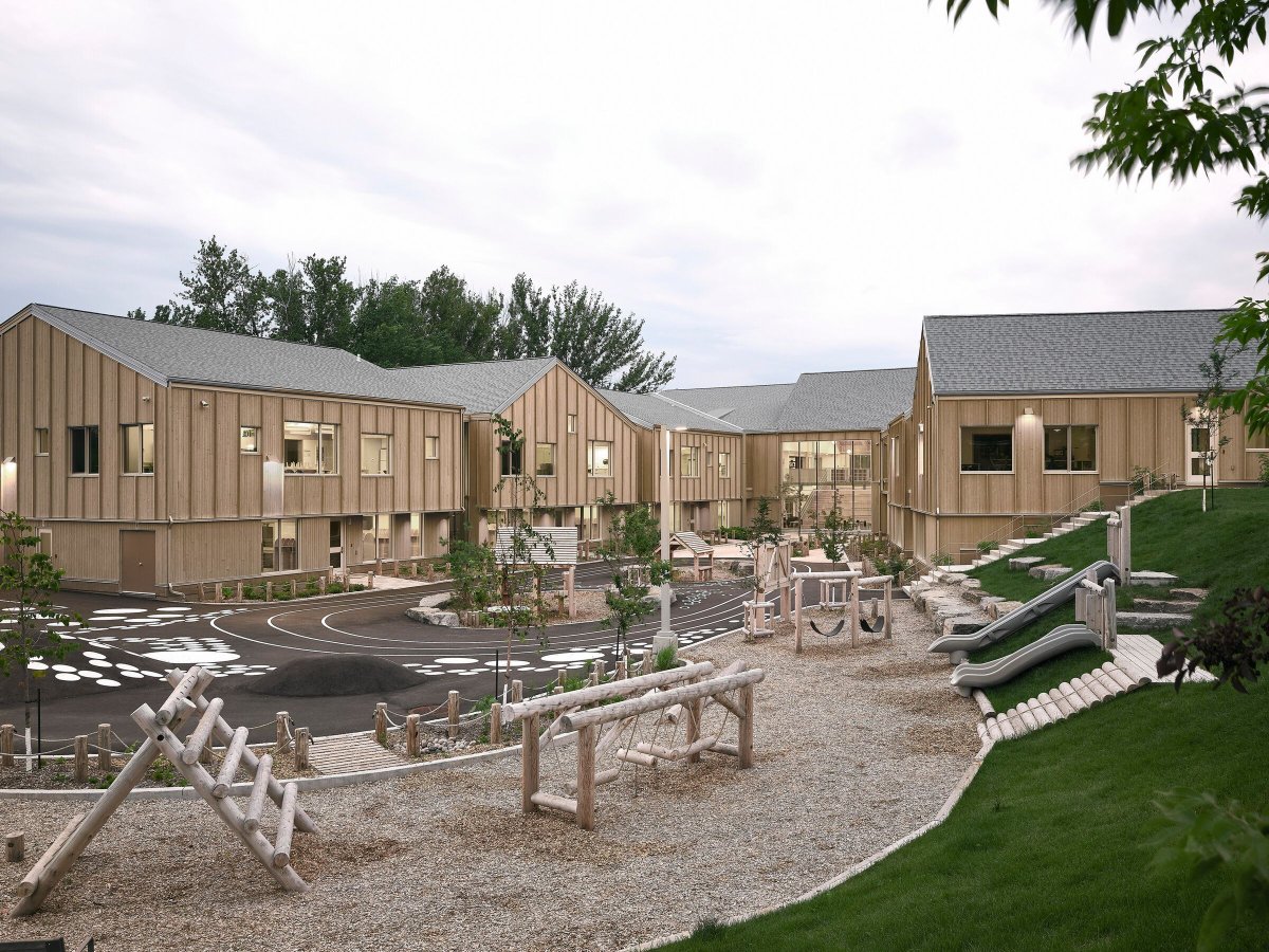 Archello's tweet image. Designed by Agence Spatiale, Appareil Architecture, and BGLA Architecture, École de l’Étincelle redefines primary education with an eco-conscious, child-scaled design. 
buff.ly/KTwADbG

#SustainableSchools #TimberArchitecture #HealthyLearning