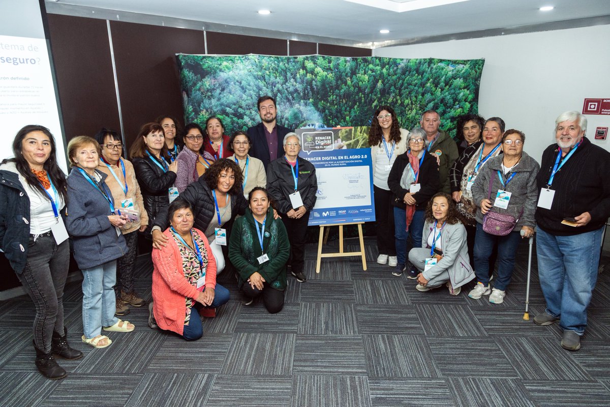 🌱📱 ¡Seguimos sembrando futuro con #RenacerDigitalEnElAgro!

Renovamos nuestra alianza con el Ministerio de Agricultura, INDAP y FUCOA para seguir llevando alfabetización digital a pequeños agricultores y agricultoras de todo el país. 🚜💻

🔗 Conoce más: fundaciontelefonica.cl/noticias/funda…