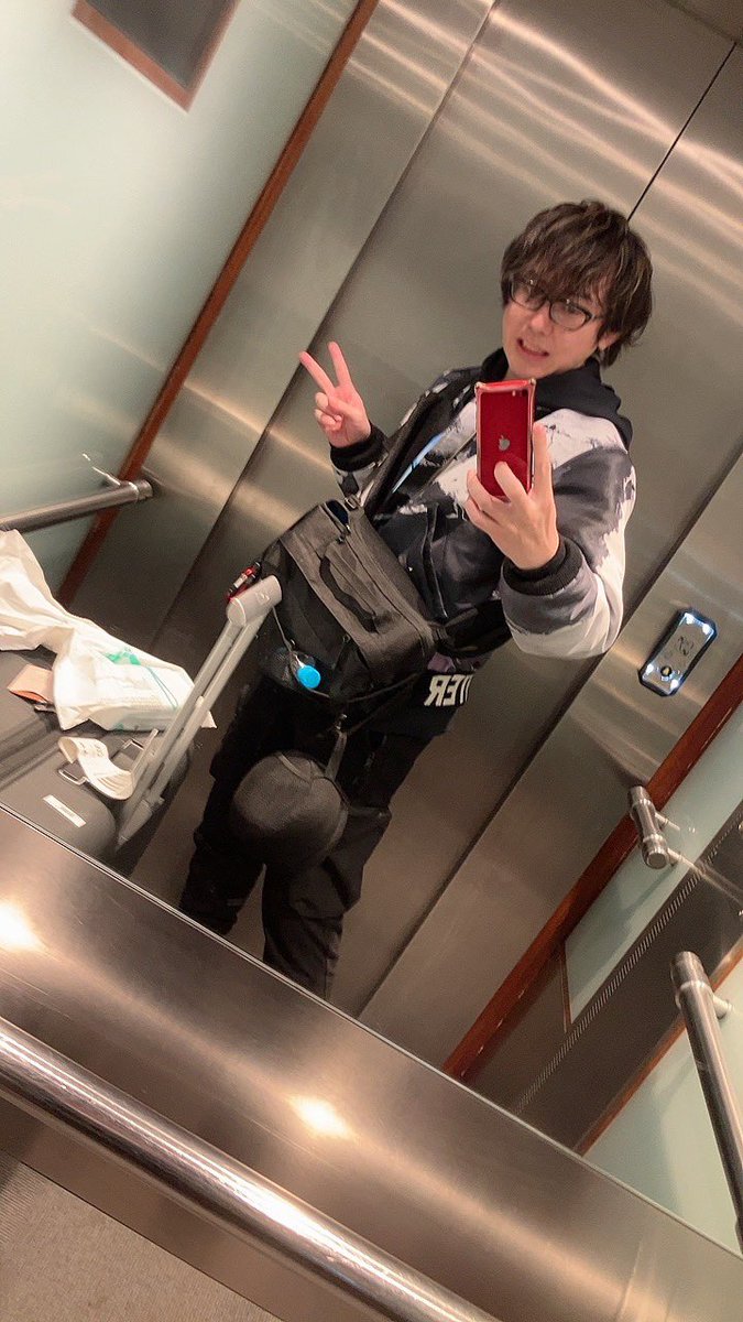 無事にパリに到着しました！
飛行機はJALでも寒かったのでCCブルゾンが活躍。こちらも気温は10-15°くらいで日本とあまり変わらない。
けど半袖の人とか多くて震えるぜw
#RedBullKumite2025