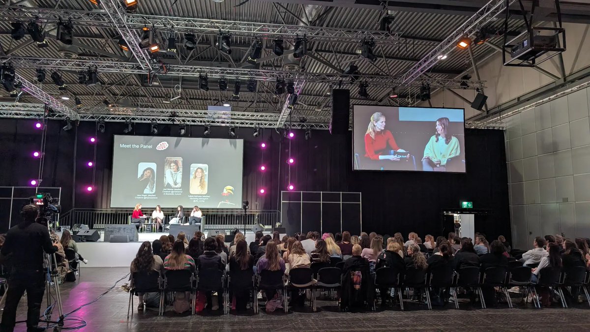 TikTokComms's tweet photo. What fills a room at @buchmesse? #BookTok! 📚 We gathered with a full house to unpack how short videos drive 25M+ book sales (in Germany alone!) and reshape the publishing world. Creators, TikTok &amp; industry voices also shared their insights. https://t.co/suVZRdCIV2