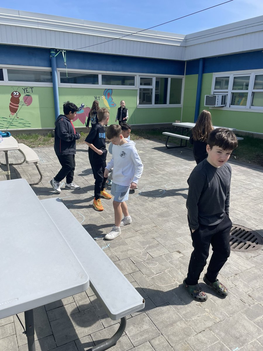 Another take on musical chairs 🪑 

This time with parts of speech! We practiced identifying nouns, verbs, adjectives and adverbs. We also got some steps in for National Walking Day today 👟 <a href="/MandalayEl/">Marie Pisicchio</a>