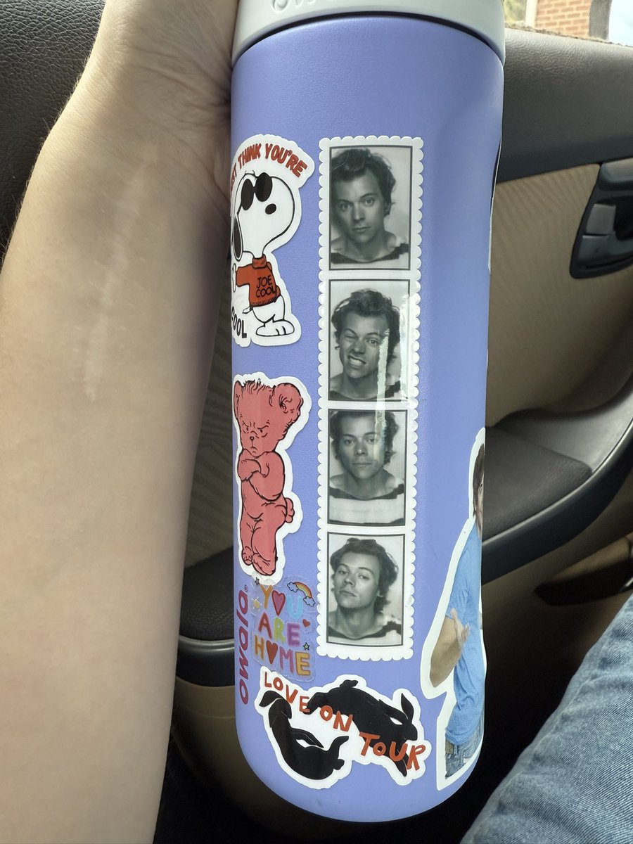 my older coworker asked me today if this is my boyfriend 😭😭😭