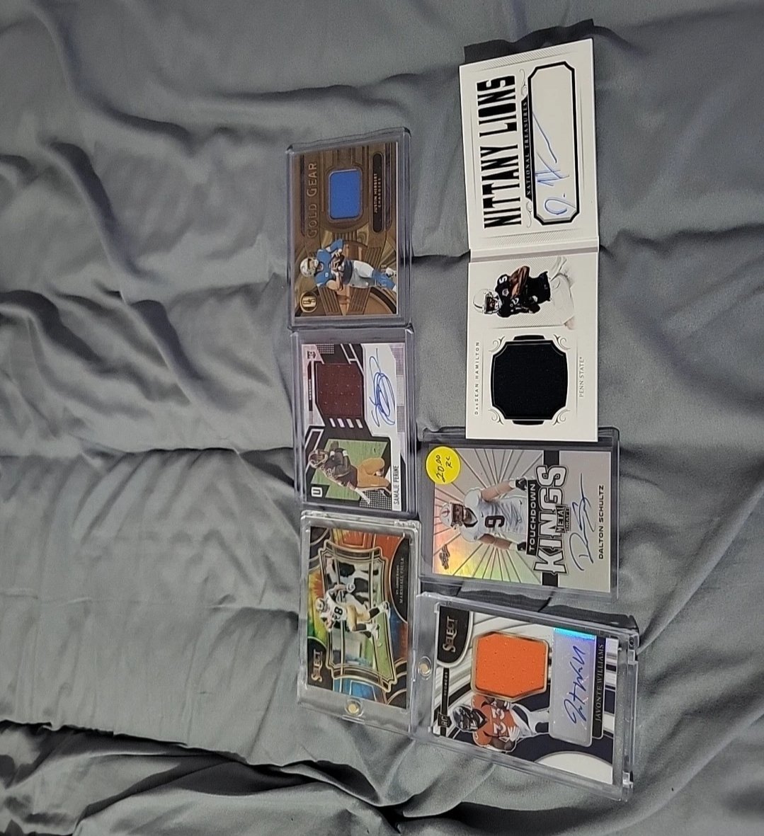 Triociti's tweet photo. @LAcarddude Marshall Faulk /25 Tie Die select
Desean Hamilton NT Booklet /79 
Javontae Williams/75 RPA select
Herb Gold Standard Patch 
Samaje Perine /99 RPA
Dalton Schultz RC Auto Metal https://t.co/uiKveIikys