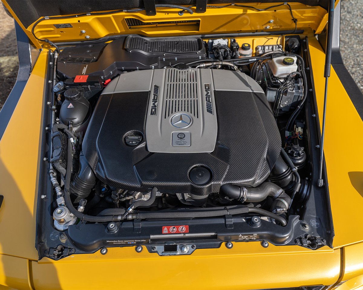 Barrett_Jackson's tweet image. Who’s ready to take this 6x6 for a spin? This 2017 @MercedesBenz #G65 #AMG has been transformed into a #Brabus #custom #6x6, because four wheels just weren’t enough.

Read more: bit.ly/PB25TW-2017Mer…