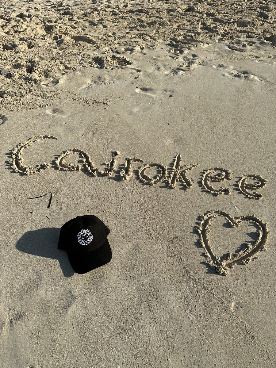 cairokeefann's tweet photo. Was and will forever be my favorite. 🖤🎧
@AmirEid @CairoKee @Tamerhashem00 @_Hawary @shereefmostafa @adamelalfy_ https://t.co/I8Cktk3TUx