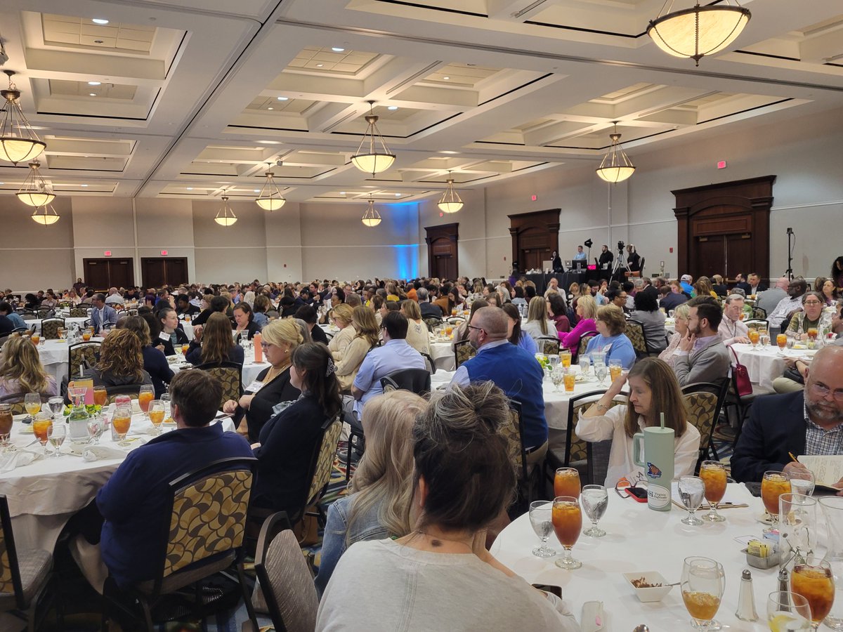 VCCS_SO's tweet image. More than 700 community college leaders from across the state are gathered in Roanoke for the VCCS 2025 New Horizons Conference. The theme for this year&apos;s event is Better Together.  #newhorizons  #onesystem