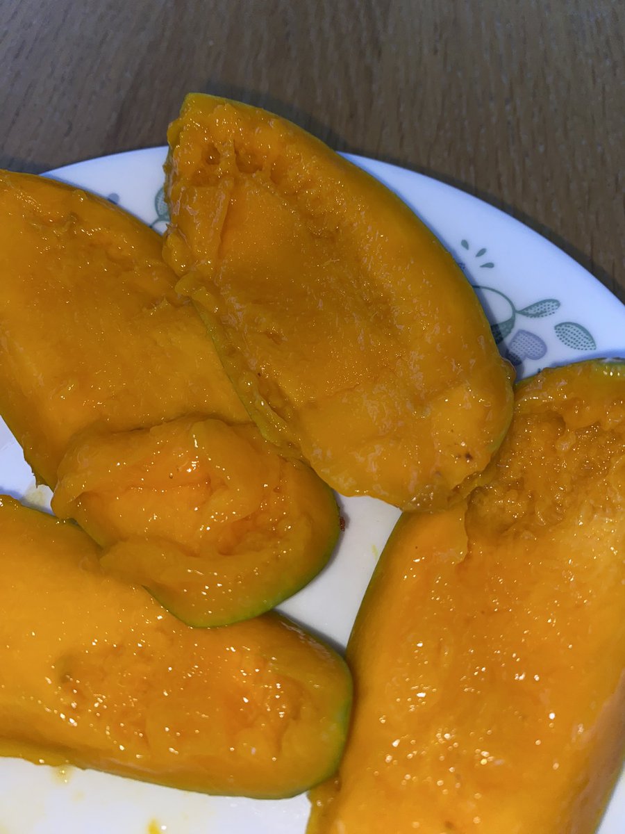 zuleikhachikh's tweet image. Kesar mango season ooof 🔥