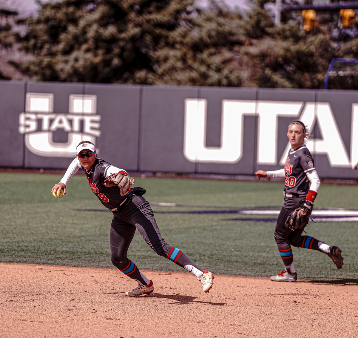 UNMLoboSB's tweet photo. E2 | Utah State scores 2.

KB leads off the Lobos in the 3rd.
USU 2, UNM 0
#GoLobos https://t.co/7KiYUg9ZEa