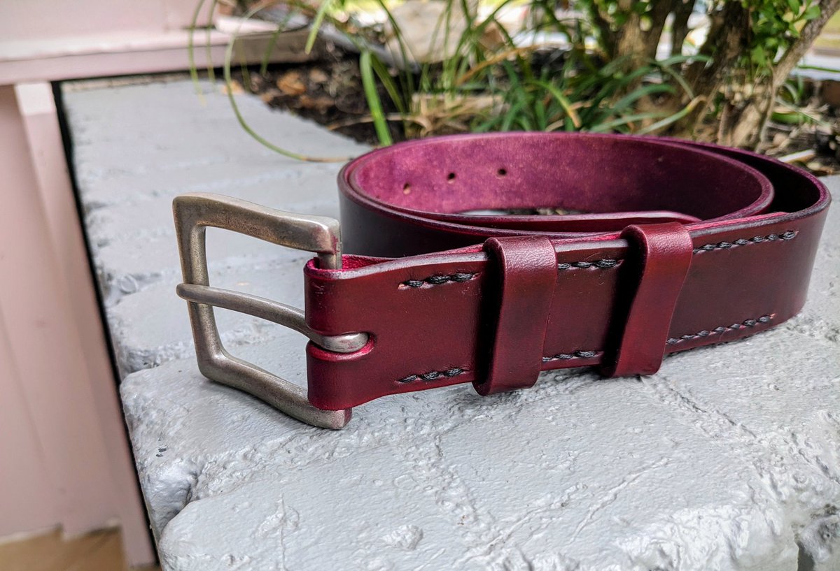flyingmonk_lg's tweet image. Unlined double-keeper belt for @stronkdaddy , who has been as cantankerous and loyal a friend as I could dare to hope for. Possibly my favorite dye color I've ever mixed for a belt.