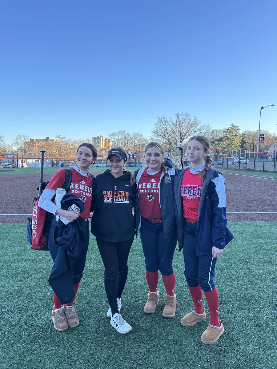 Last week we had a scrimmage against New Fairfield and some Impact teammates! 

Finished 1/2 with a base hit to RF. 

Love competing against my summer ball teammates❤️ 
@CTImpactRegAL