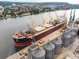 I asked my arable farming pal if the price of wheat would rise due to the strike. He said "no chance" as 3 grain merchants had imported 3M tonnes since Sept, some of very dubious quality.

Is this why the Minister expressed supply chain confidence in yesterdays <a href="/CommonsEFRA/">EFRA Committee</a> ?