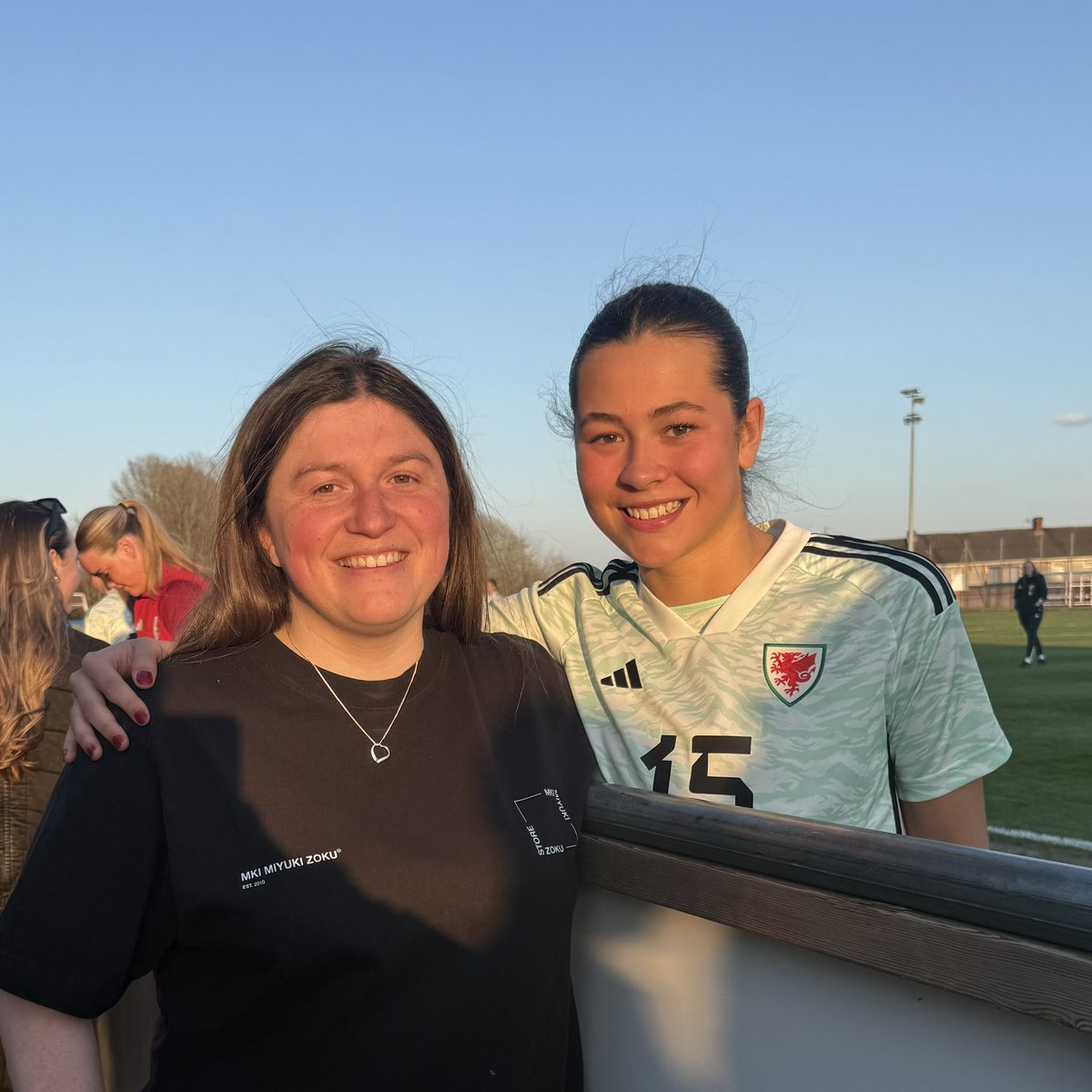 Windy in Wales 💨

Day well spent across the bridge watching 3️⃣ of our clients represent their countries for the u19s Euro Qualifiers! 🇮🇪🏴󠁧󠁢󠁷󠁬󠁳󠁿

A 1-0 win for Ireland over Serbia for Kiera &amp; Niamh and a solid 90 minutes for Scarlett on her Wales debut. 👏