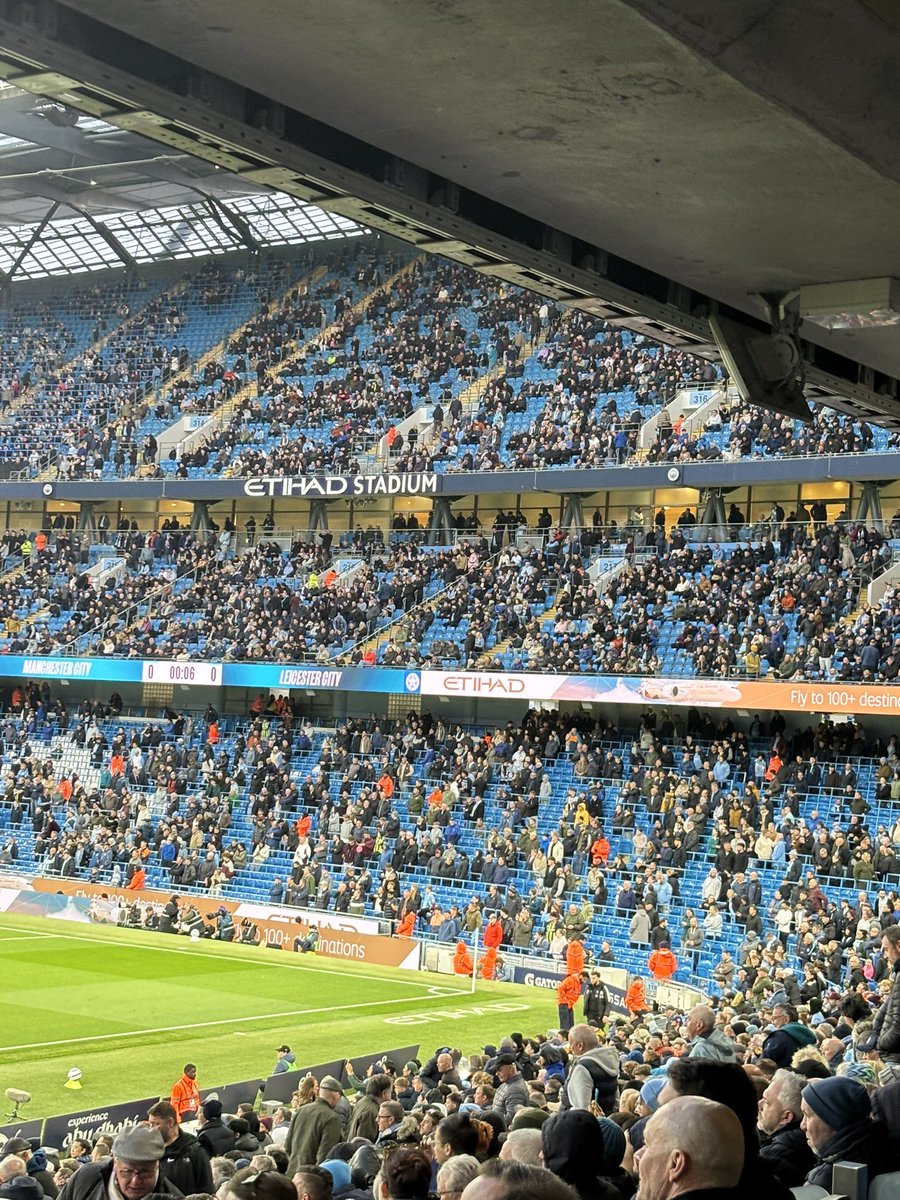 #ManCity have kicked off vs Leicester… and this is the South Stand. For the love, not the money. 👏

📸 <a href="/spbajko/">Simon Bajkowski</a>