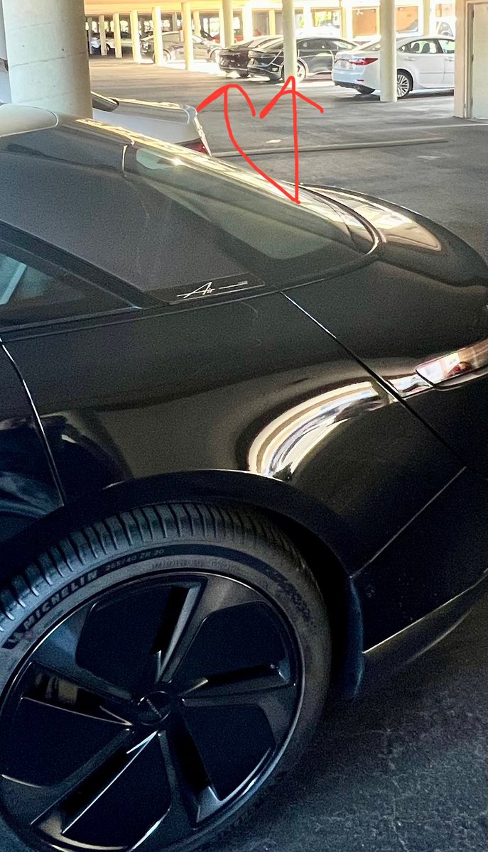 Tesla2Lucid's tweet photo. Last week, in the same day, I had three requests for referral code!
One was somebody who knew me only from Twitter/X in Hot-Lanta!
One was somebody I knew from the greater EV community!
And the third was this guy in my building! #The3Amigos #LucidOwnersClub https://t.co/H8aqCK05Qi