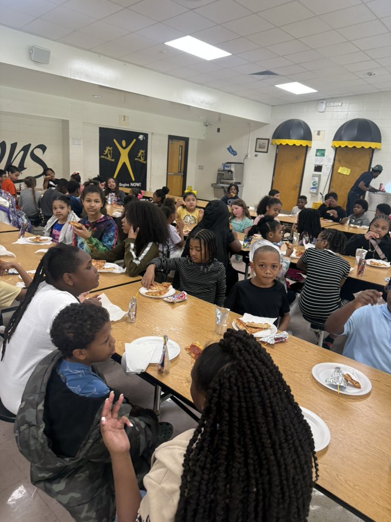 Sims Families Being Involved (F.B.I.) (@simsgetinvolved) on Twitter photo We love celebrating our AVID ALL-STARS <a href="/dl_sims/">D.L. Sims Elementary</a>!!!! Pizza for all! #distinguished #proficient 🍕💛🖤🍕 #STAR We love celebrating our AVID ALL-STARS <a href="/dl_sims/">D.L. Sims Elementary</a>!!!! Pizza for all! #distinguished #proficient 🍕💛🖤🍕 #STAR