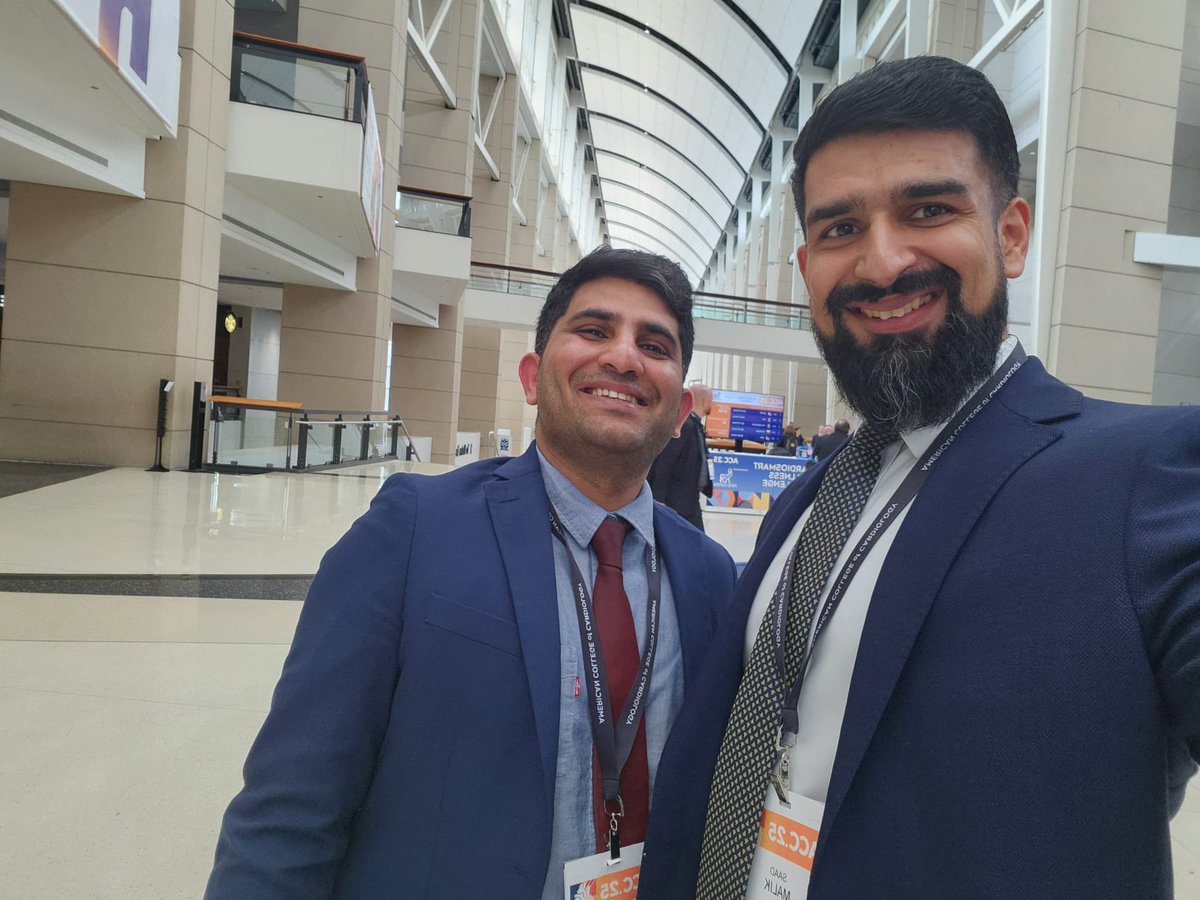 usman_aliakbar's tweet image. Mentor and like an elder brother. Always good to meet you @saadmalikMD #ACC25 @Geisinger_Cards