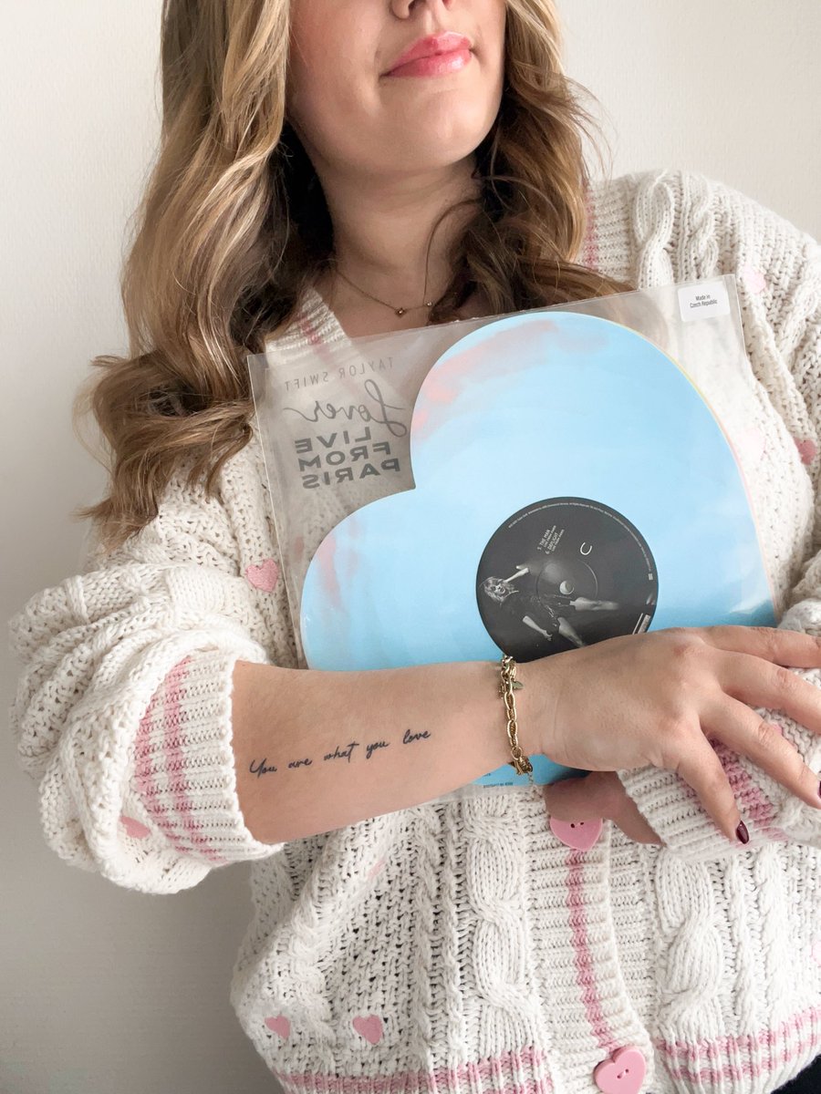 daylambre13's tweet image. uhhh qrt if u like taylor swift 🤩
@taylorswift13 @taylornation13