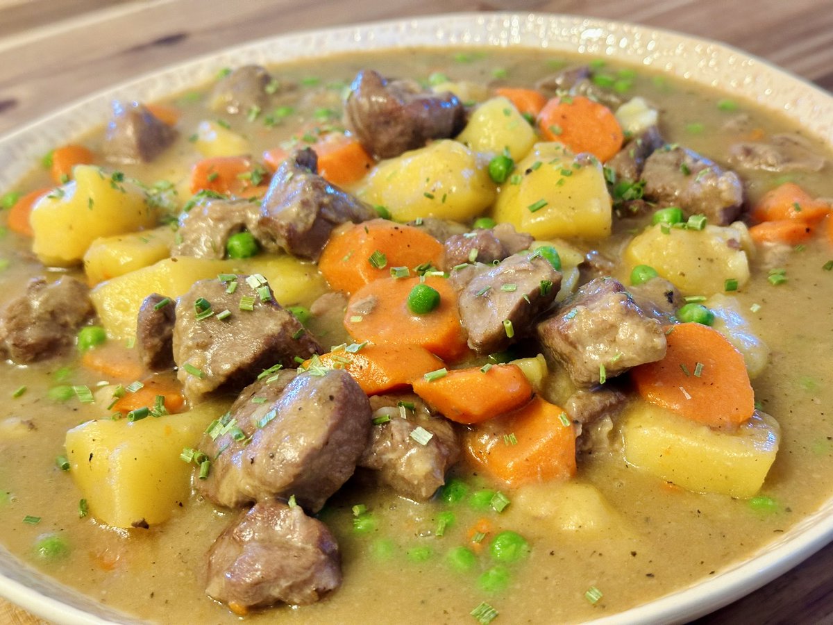 AussieBigDaz's tweet photo. My last leg of lamb in the freezer made a wonderful Irish stew. A few more meals to go before I start replenishing the freezer over the summer and Autumn😊. #IrishStew https://t.co/Ok7ZaD1YJD
