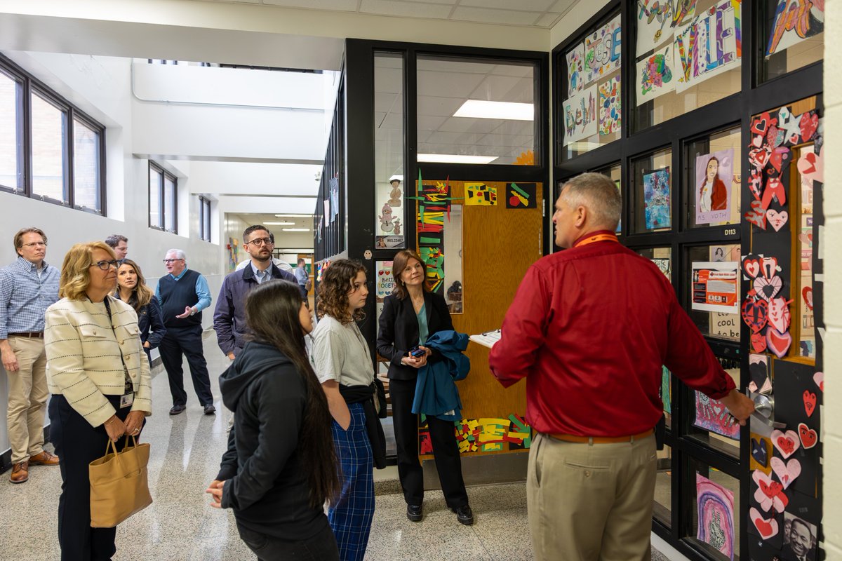 IPSSchools's tweet image. This morning, city councilors, state legislators, Indy Chamber members and community center leaders visited @broadripplems to learn more about improvements at the first-year middle school and the district&apos;s progress on #RebuildingStronger. Highlights included:

🌎 🎶 Increase in…