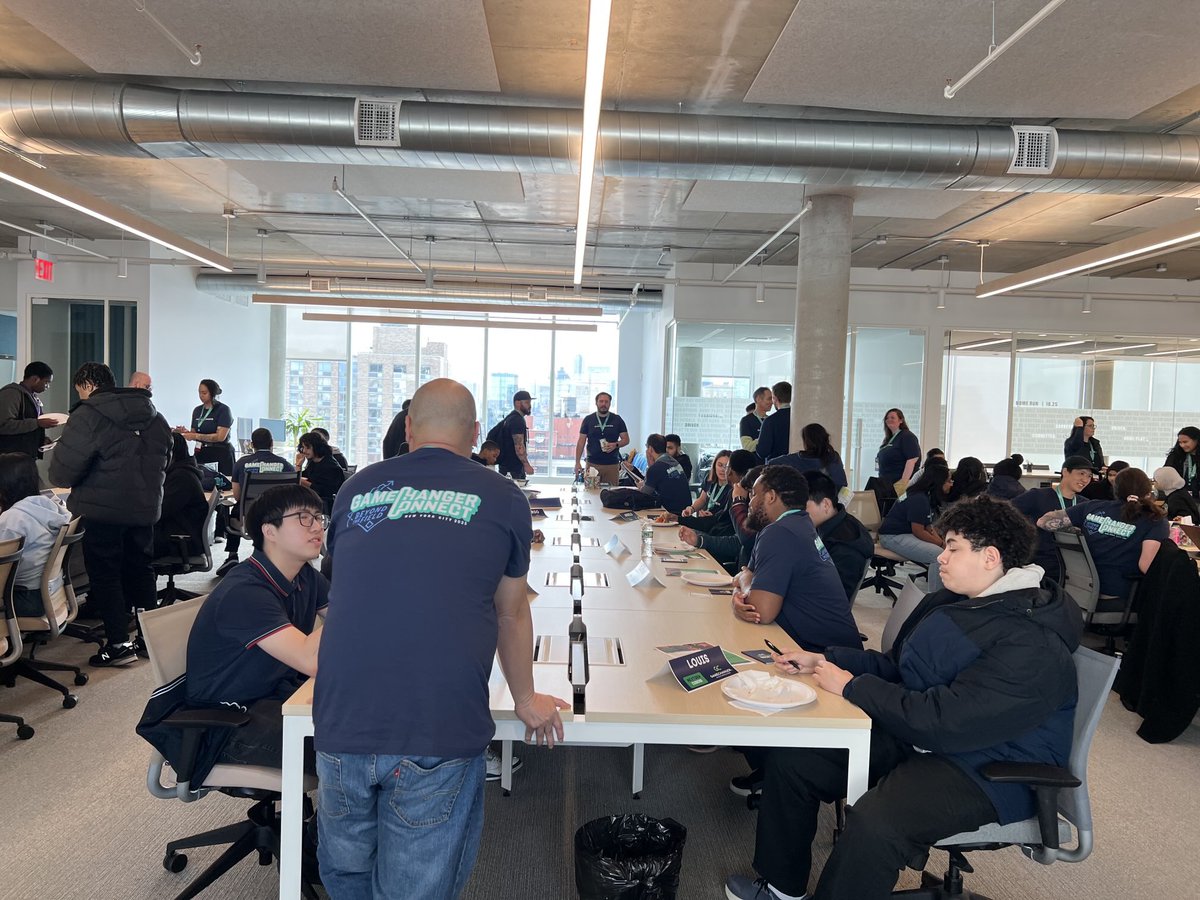 ScienceTech's tweet image. 51 of Science Skills students at the Game Changer Connect 2025 on 14th Street In Manhattan. Thank you Ms. Echols for this amazing experience for our students.