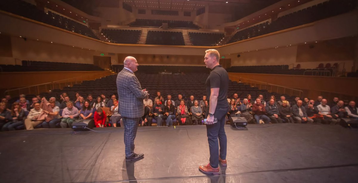 Words such as legend and hero are overused these days - but it was a thrill and a privilege to meet Olympic legend and sporting hero #SirChrisHoy, who more than justifies such description. A genuinely nice guy and a true inspiration. #glasgowroyalconcerthall