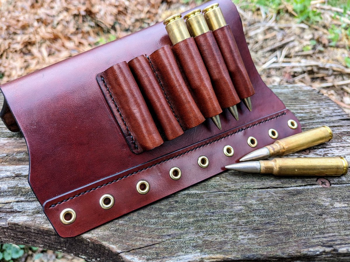 flyingmonk_lg's tweet image. Cuff for a Swiss K31. Got pictures before and after adding the cheek riser, which does make for a much more pleasant shooting experience. Those nickel coated GP11 rounds do steal the limelight though, not gonna lie.